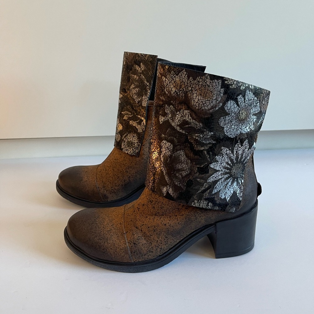 Papucei Distressed Leather Metallic Floral Zip-Back Heeled Boots Size